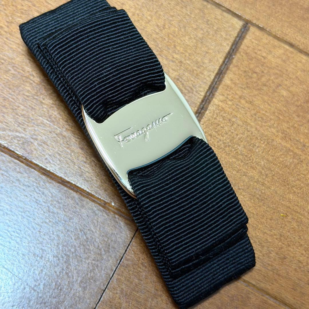 Salvatore Ferragamo ブラックヘアバレッタ　黒　フェラガモ