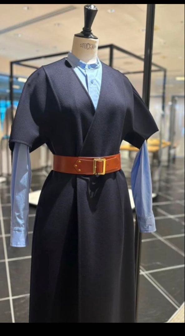 新品未使用　BLAMINK Vカラーロングコート