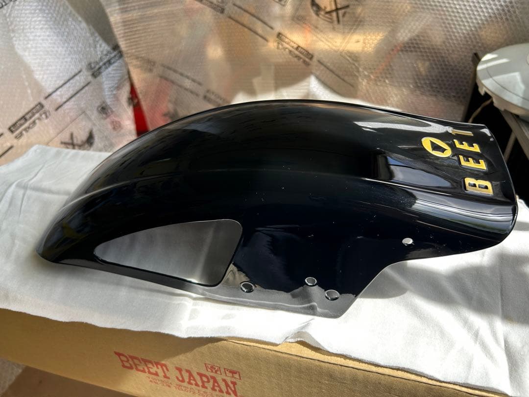 ゼファー400、96年χ用BEETフロントフェンダー正規品