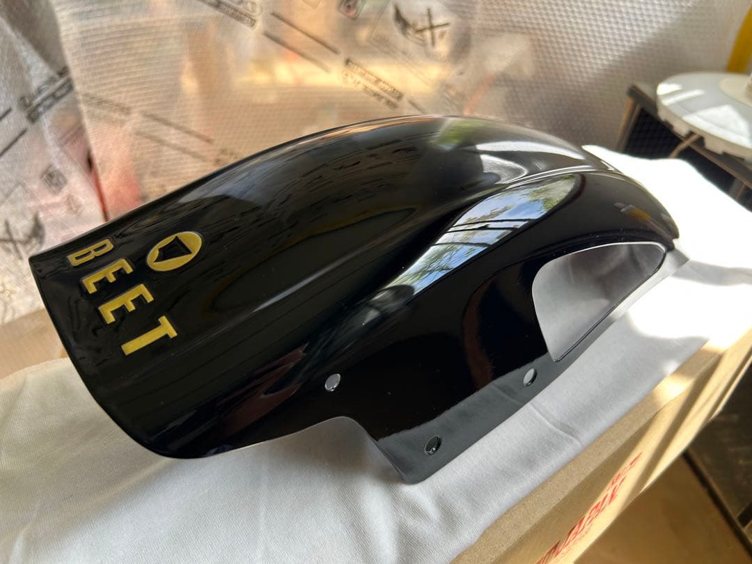 ゼファー400、96年χ用BEETフロントフェンダー正規品