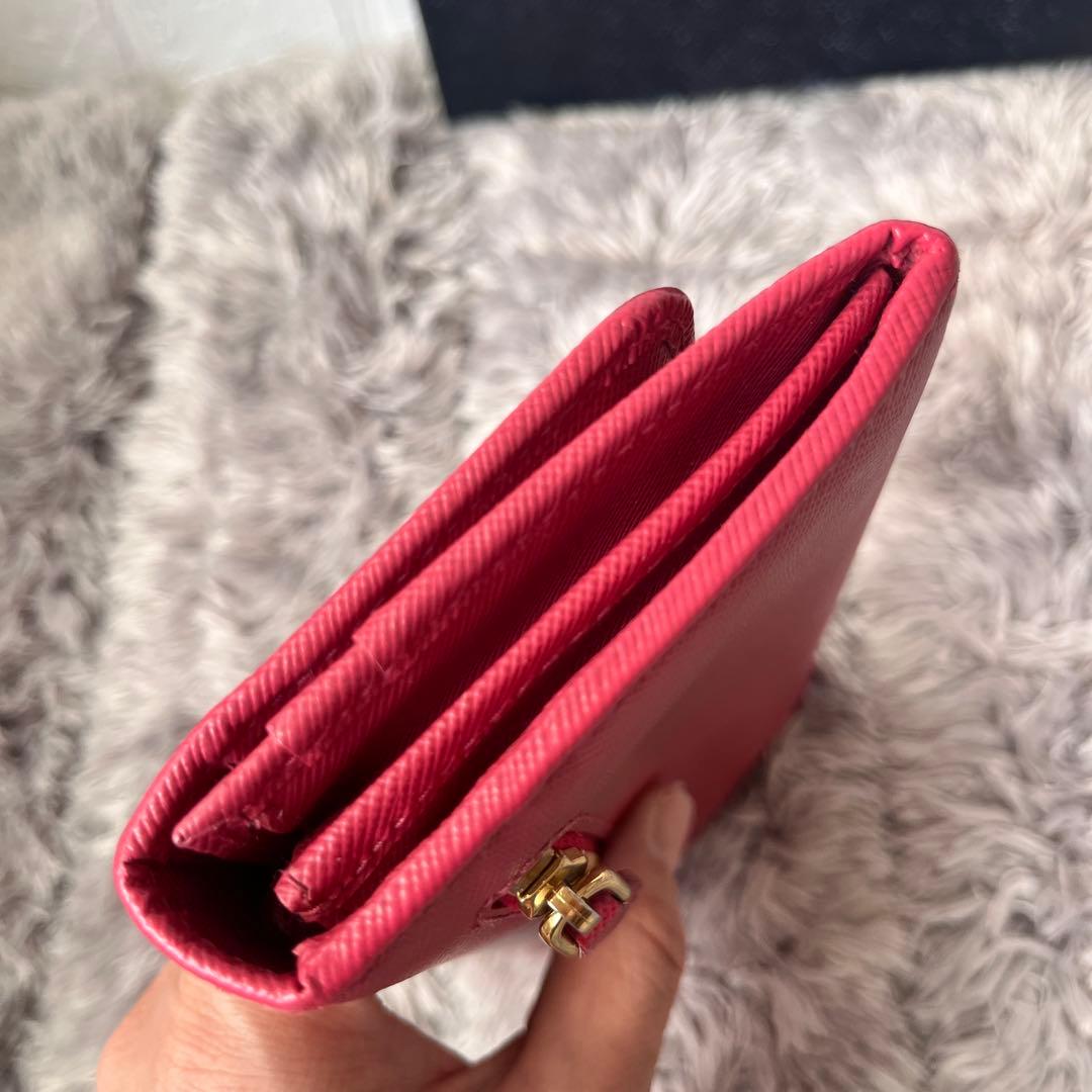 良品✨PRADA フィオッコ　サフィアーノ　メタルロゴ　リボン　ピンク　長財布