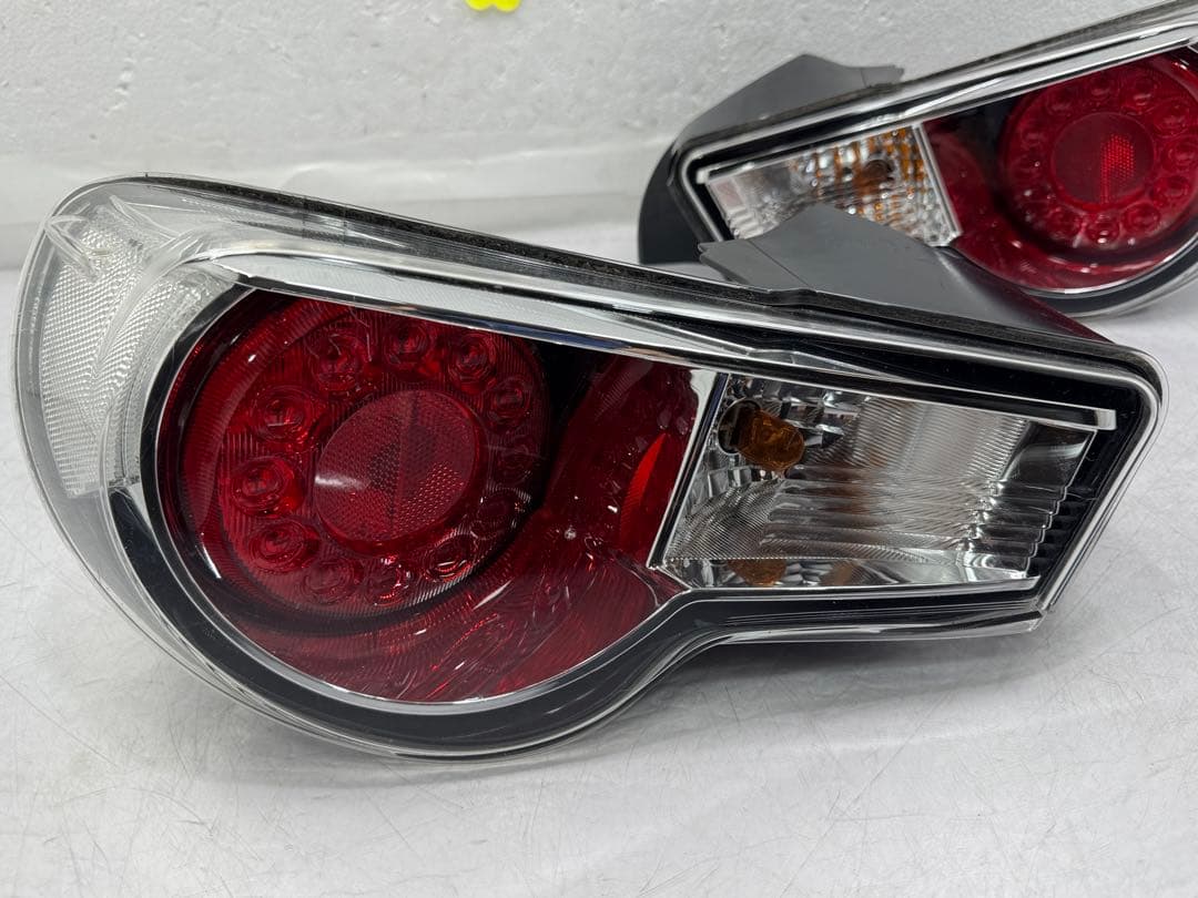 トヨタ 86 ハチロク ZN6 BRZ ZC6 純正 テールライト 左右セット