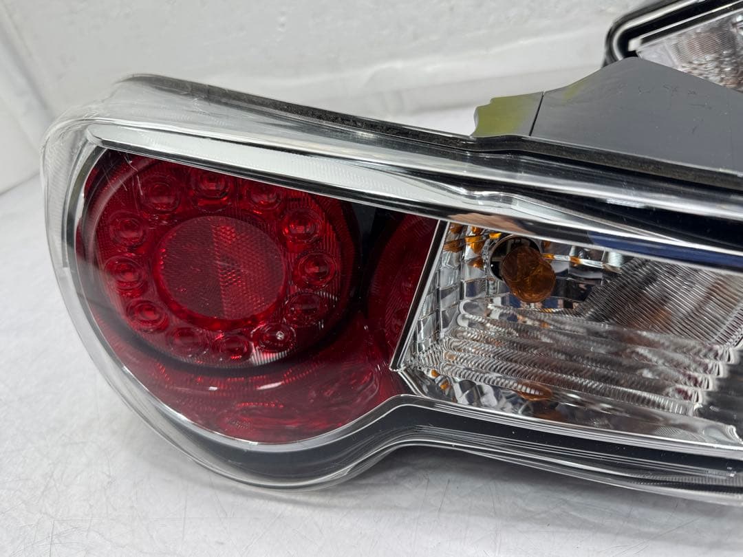 トヨタ 86 ハチロク ZN6 BRZ ZC6 純正 テールライト 左右セット
