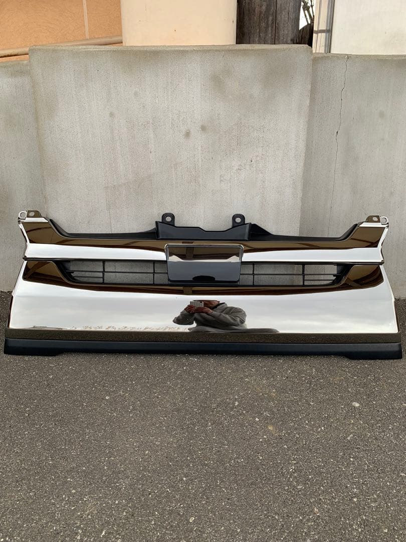 ハイエース 純正グリル TSS 付属 ダークプライム