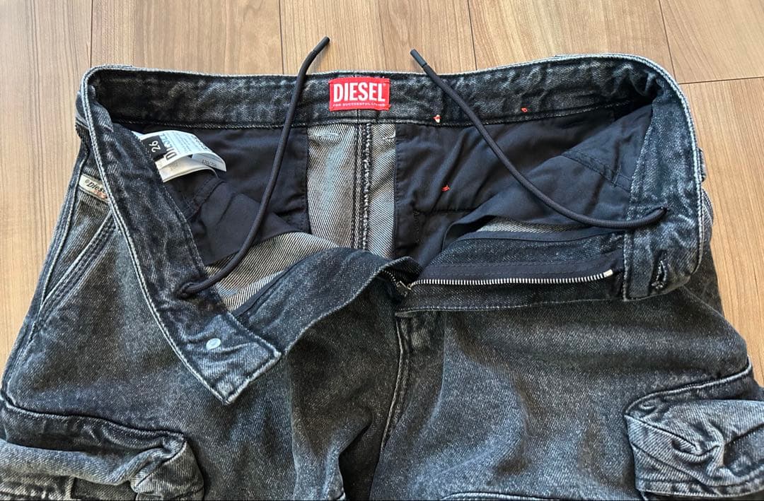 DIESEL デニム　カーゴ　ショートパンツ D-ARNE-SHORT-S