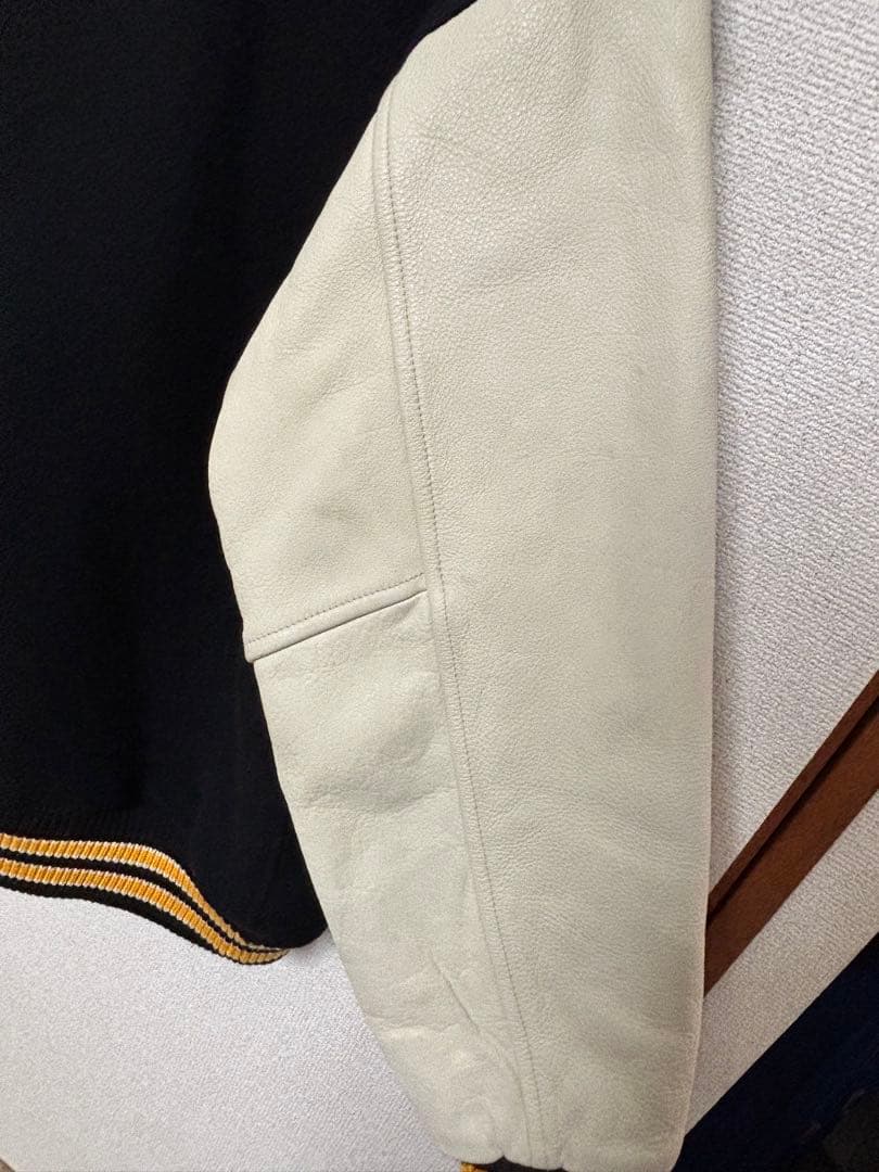 FAT スタジャン 袖レザー 本革 ブラック×イエロー Fワッペン