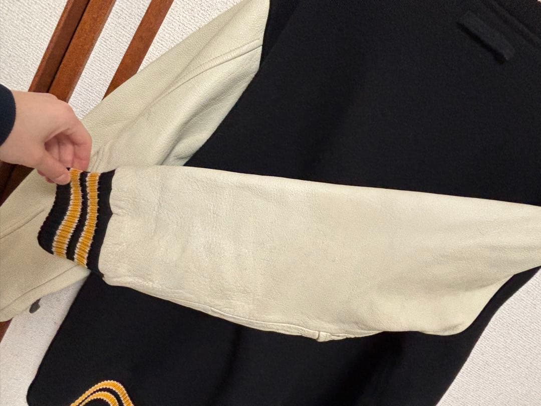 FAT スタジャン 袖レザー 本革 ブラック×イエロー Fワッペン