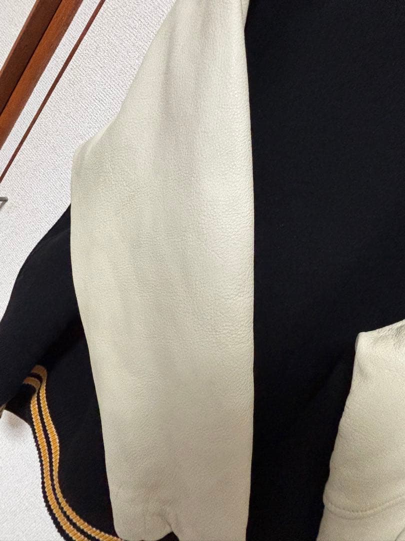 FAT スタジャン 袖レザー 本革 ブラック×イエロー Fワッペン