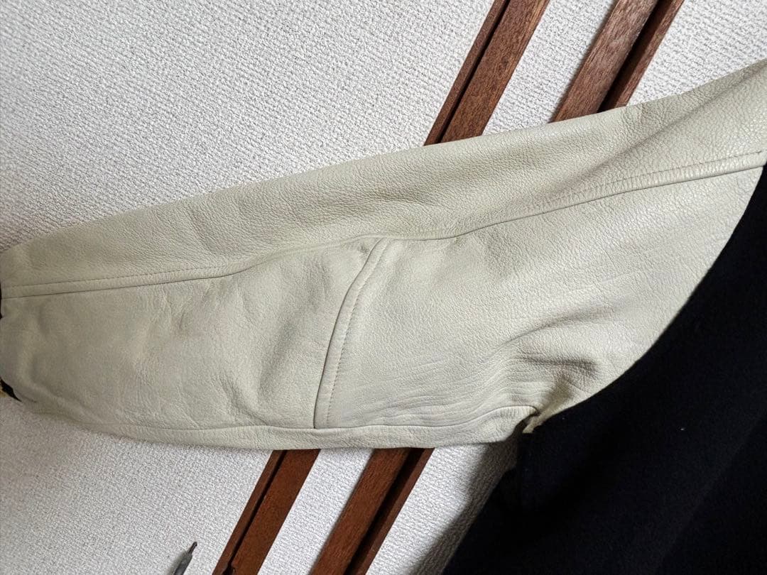 FAT スタジャン 袖レザー 本革 ブラック×イエロー Fワッペン