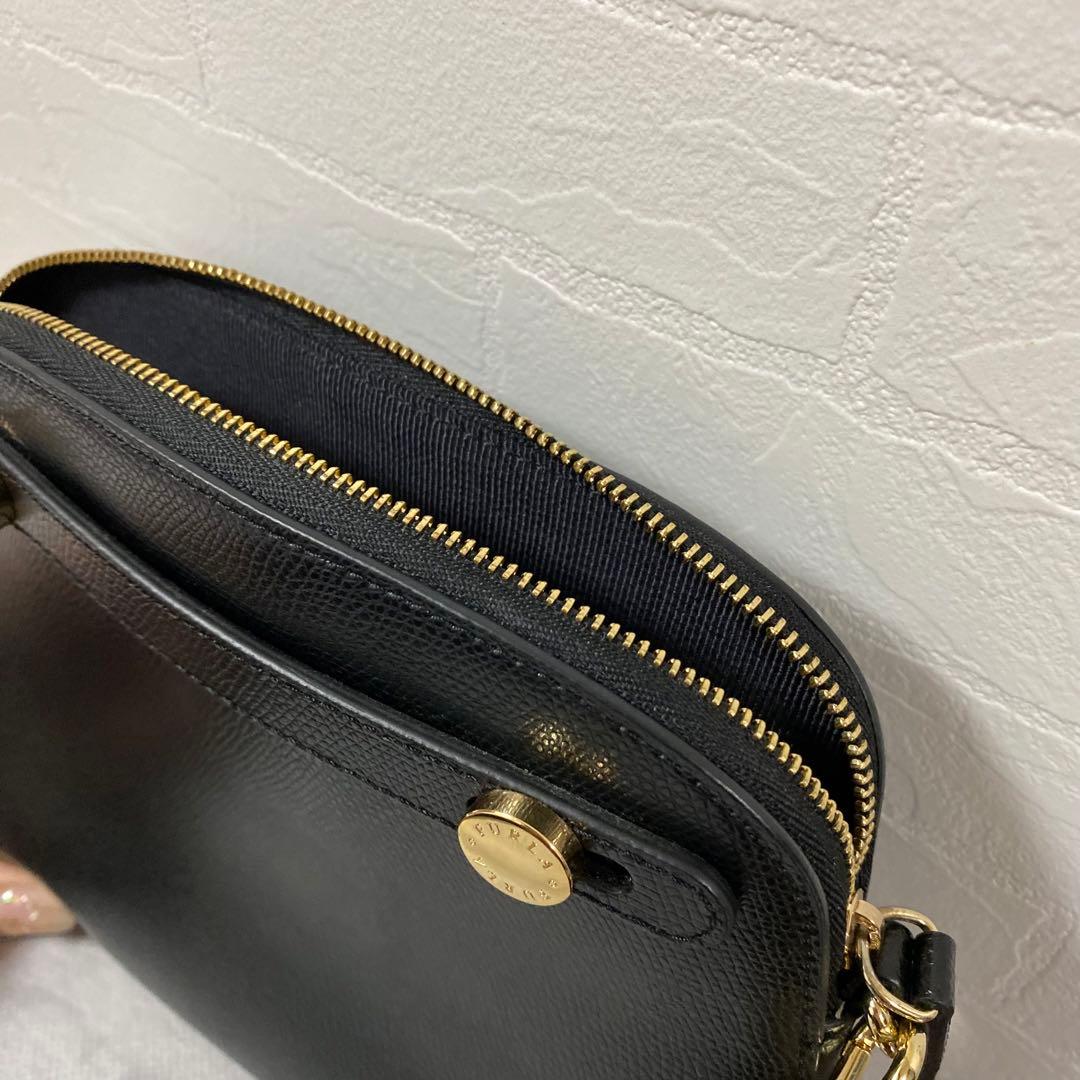 Pさん✩FURLA ブラックレザーショルダーバッグ