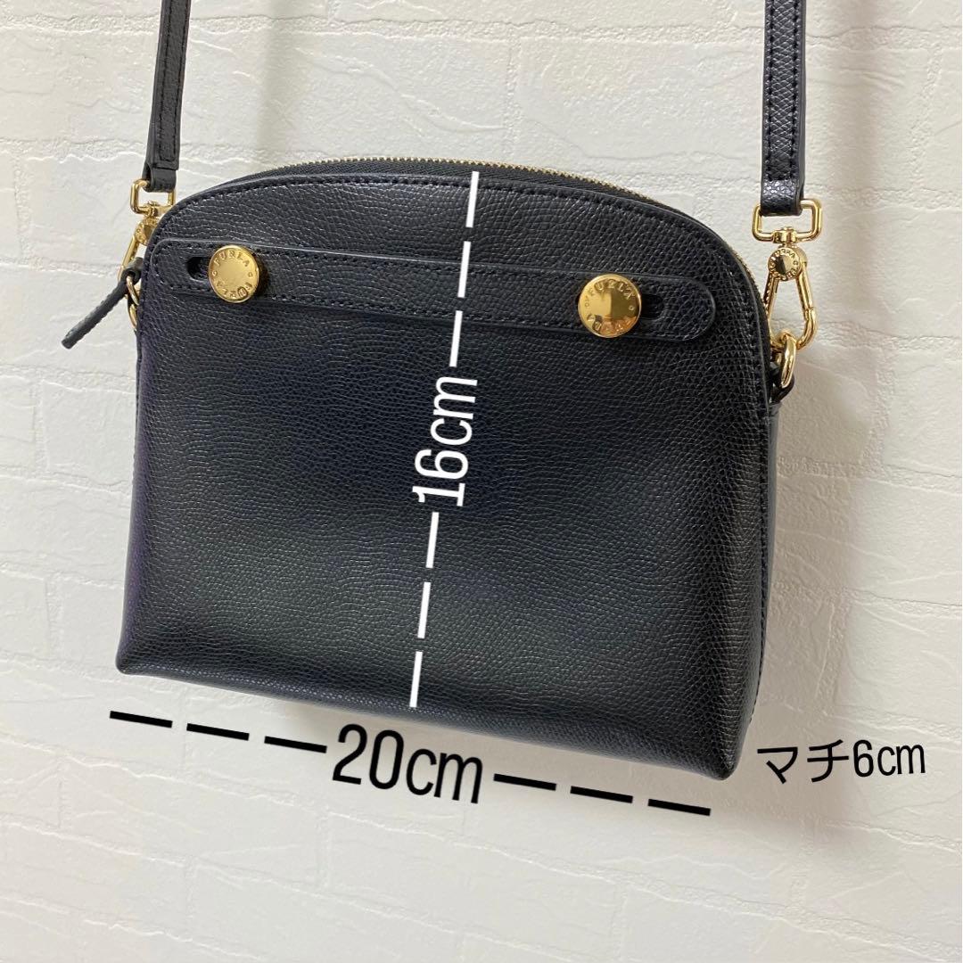 Pさん✩FURLA ブラックレザーショルダーバッグ