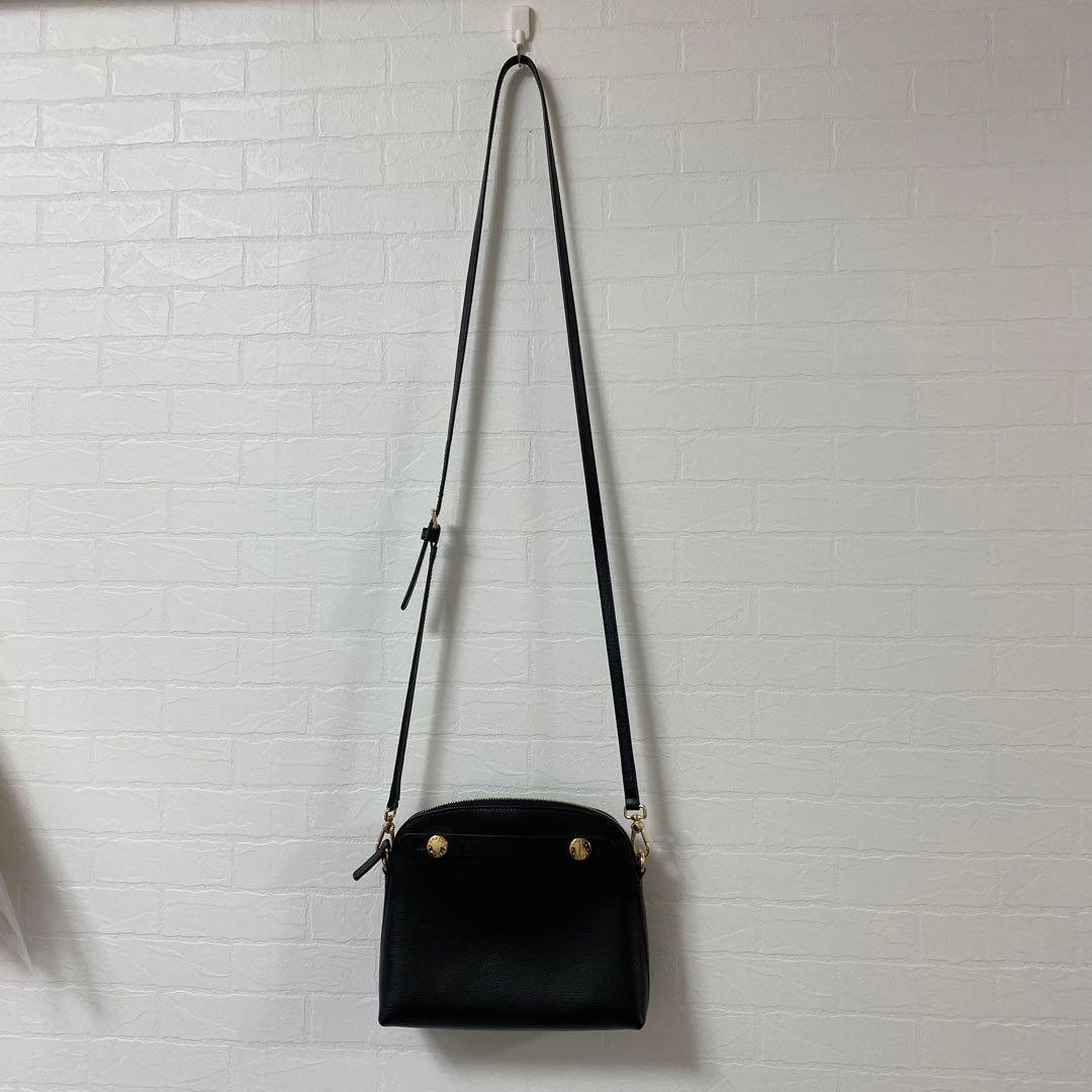Pさん✩FURLA ブラックレザーショルダーバッグ
