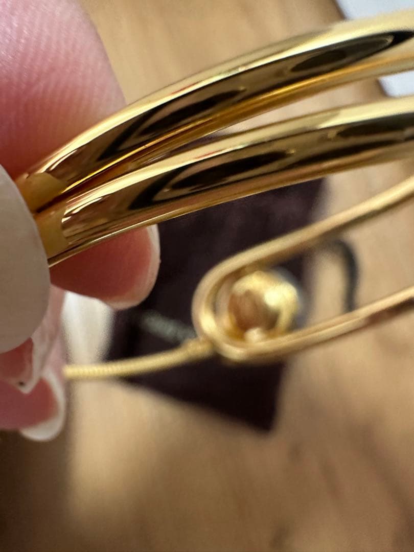 LOUIS VUITTON ゴールドバングル