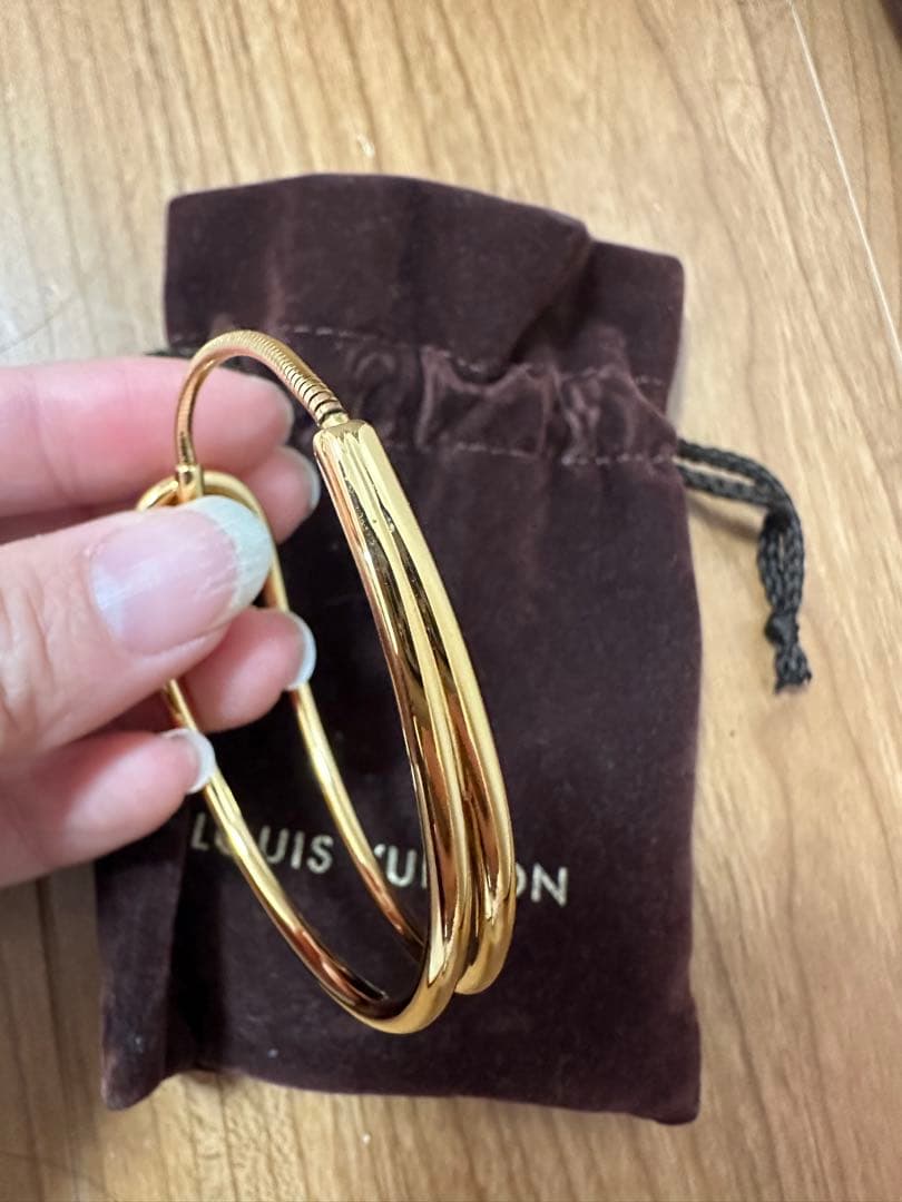 LOUIS VUITTON ゴールドバングル