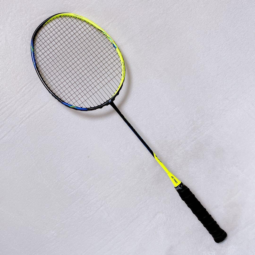 美品　YONEX　ASTROX77 アストロクス77　3UG5　バドミントン