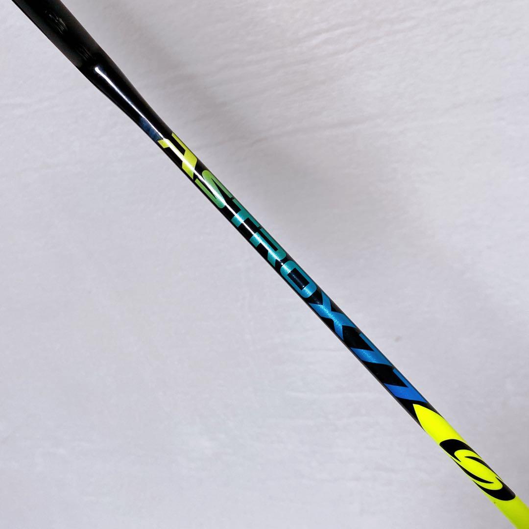 美品　YONEX　ASTROX77 アストロクス77　3UG5　バドミントン