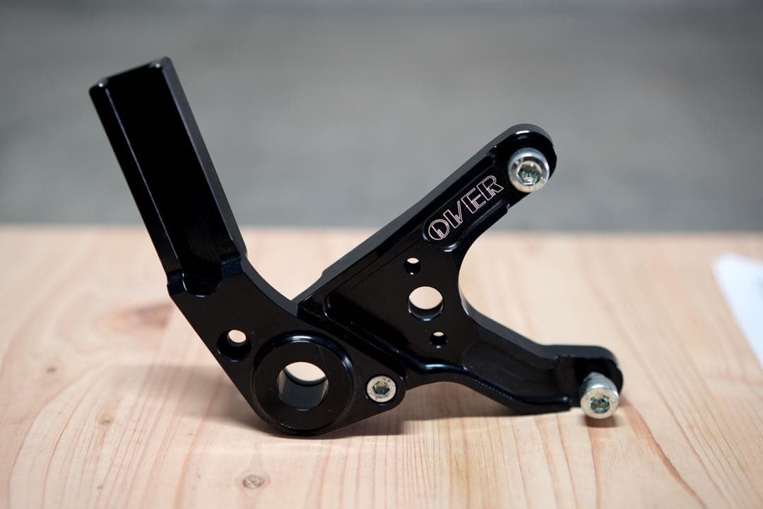 リアキャリパーサポート ブレンボ2P用 YZF-R25/MT-25