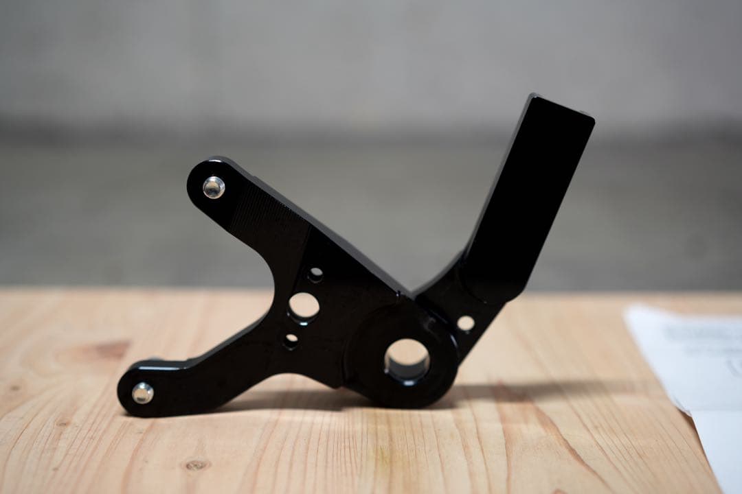 リアキャリパーサポート ブレンボ2P用 YZF-R25/MT-25