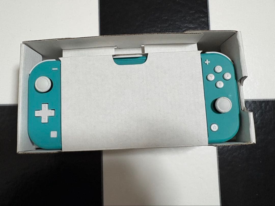 美品Nintendo Switch Lite ターコイズ 充電器付き　動作確認済