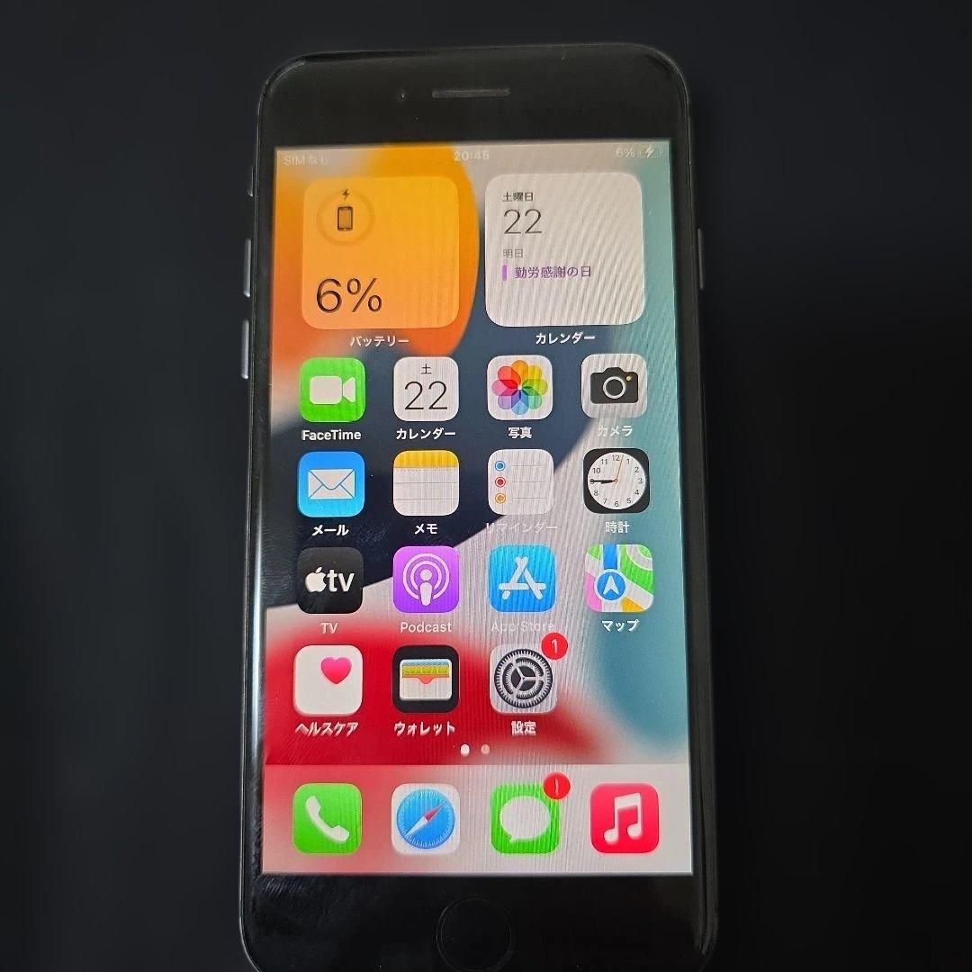 Apple　iPhone８　64GB