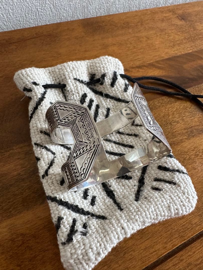 Adawat'n Tuareg アダワットゥン トゥアレグ バングル Ｈ型