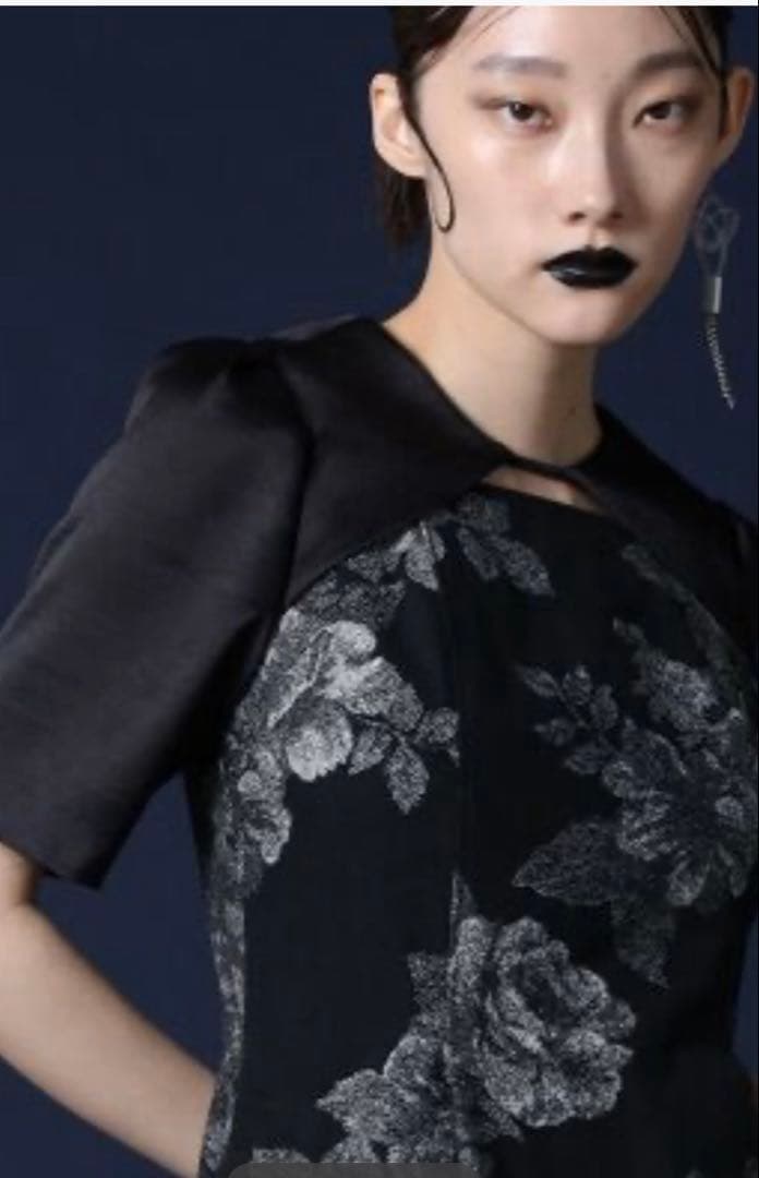 resil×足利 ゴブラン織りワンピース　黒　花柄　新品未使用　ヤマダヤ