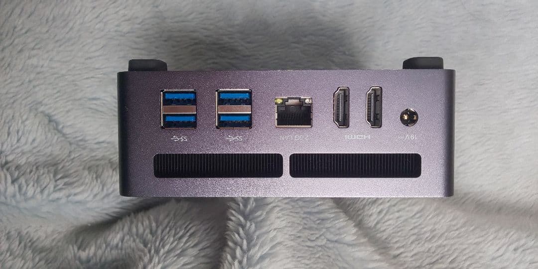 ミニPC MINISFORUM UM790PRO