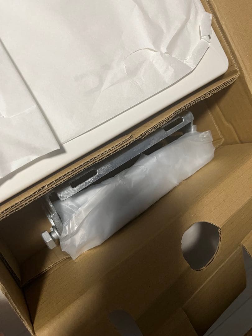 平面アンテナ UH26BA オフホワイト　26素子　ブースター内臓