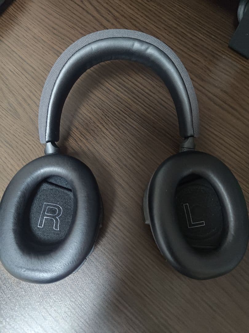 Bowers & Wilkins ワイヤレスヘッドホン　pi7