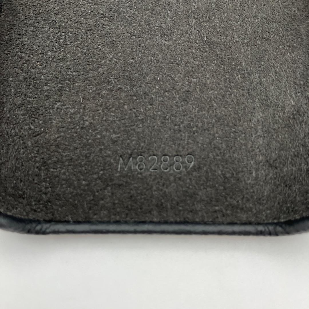 LOUIS VUITTON iPhone バンパー 15 PRO M82889