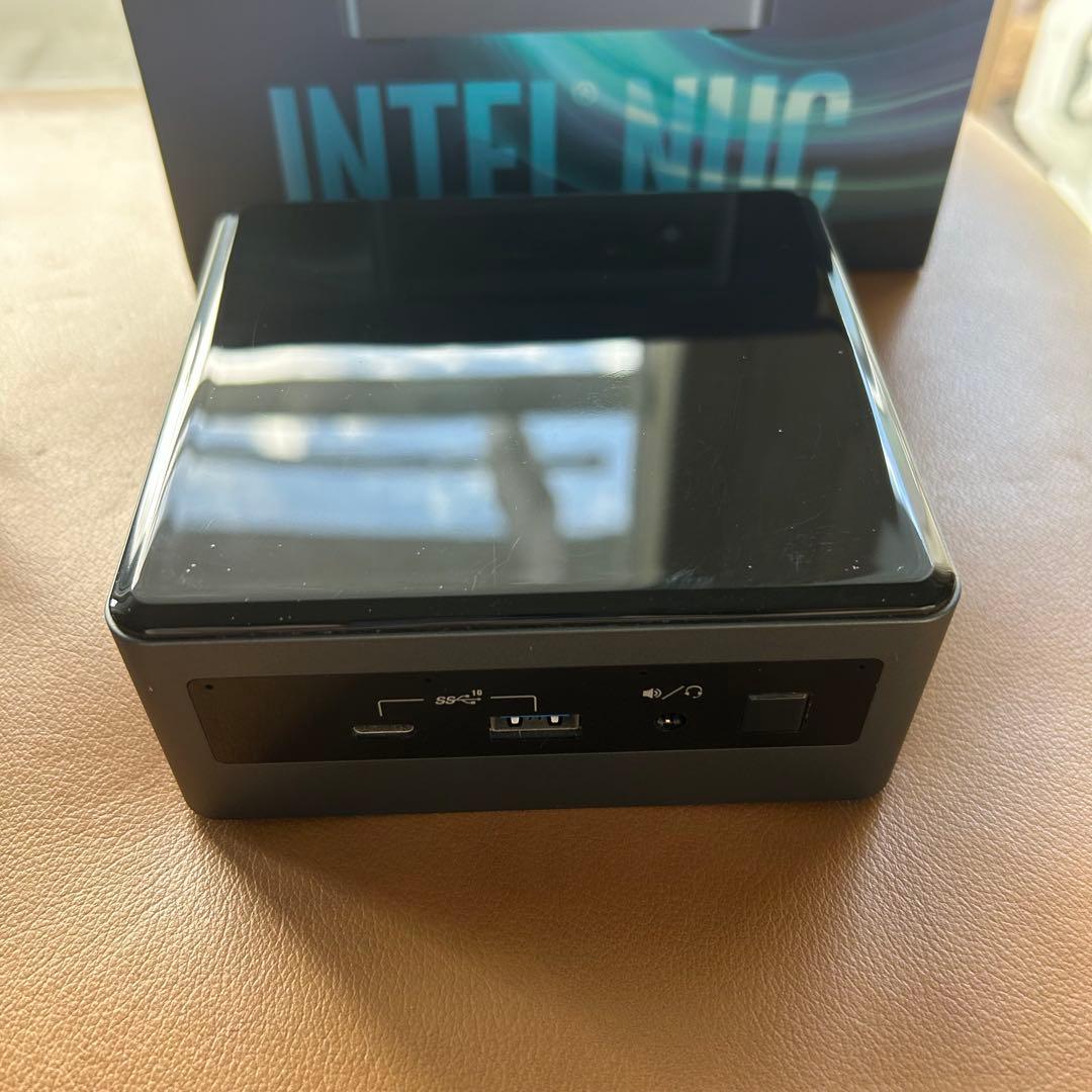 Intel NUC Core i7 ミニPCキット