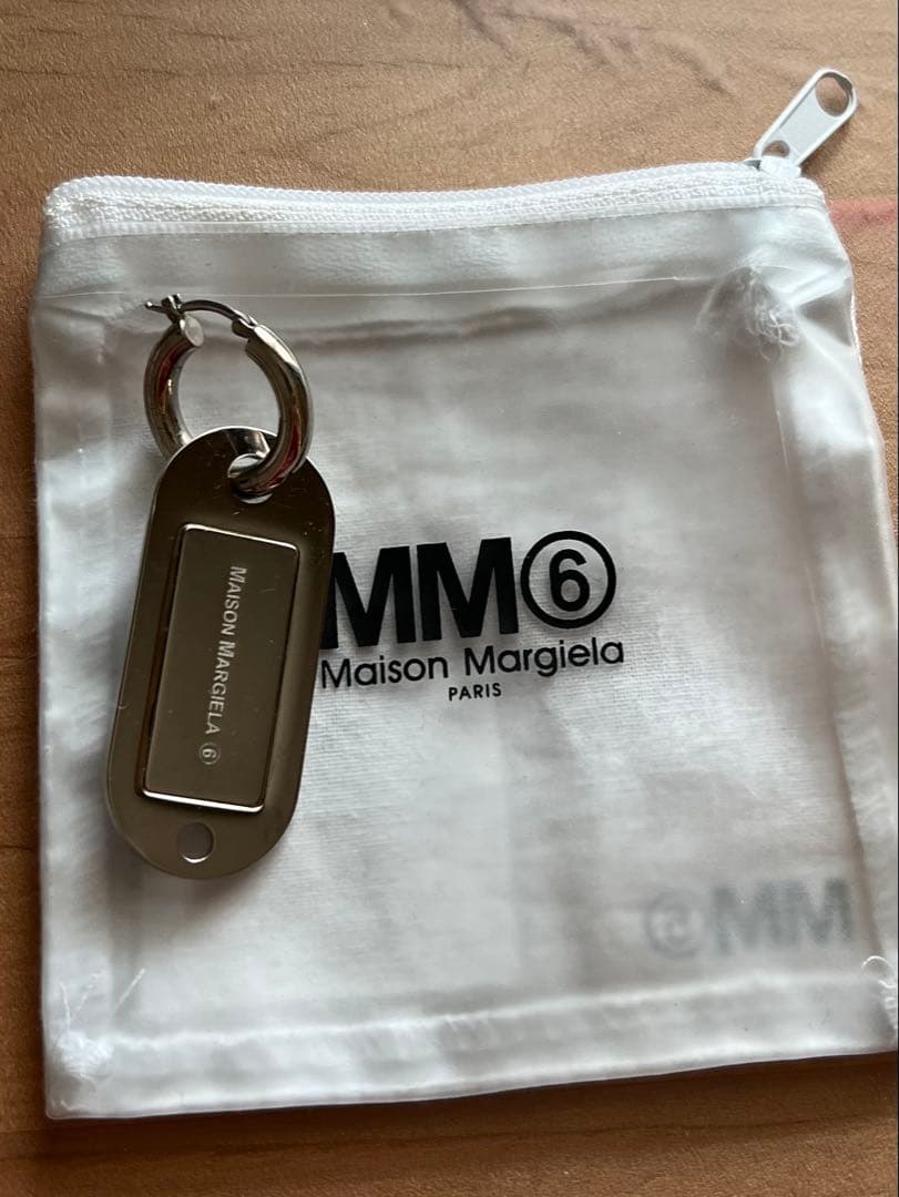 MAISON MARGIELA メタルプレートアクセサリーピアス