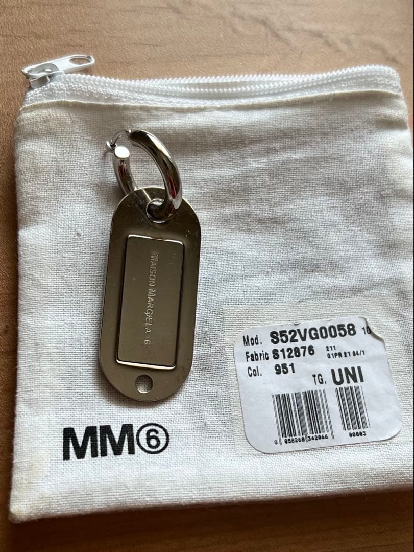 MAISON MARGIELA メタルプレートアクセサリーピアス