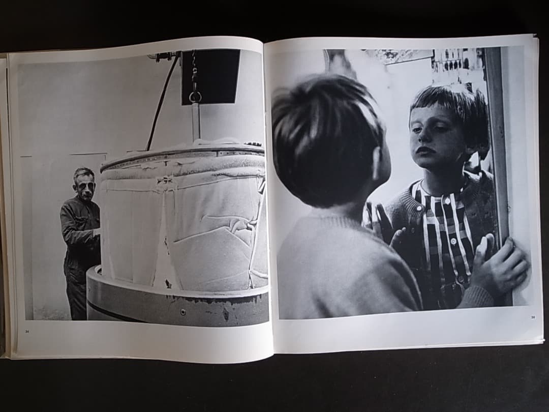 洋書 IN HET LAND DER LEVENDEN / Ad Windig