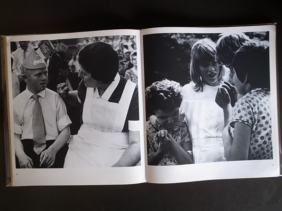 洋書 IN HET LAND DER LEVENDEN / Ad Windig