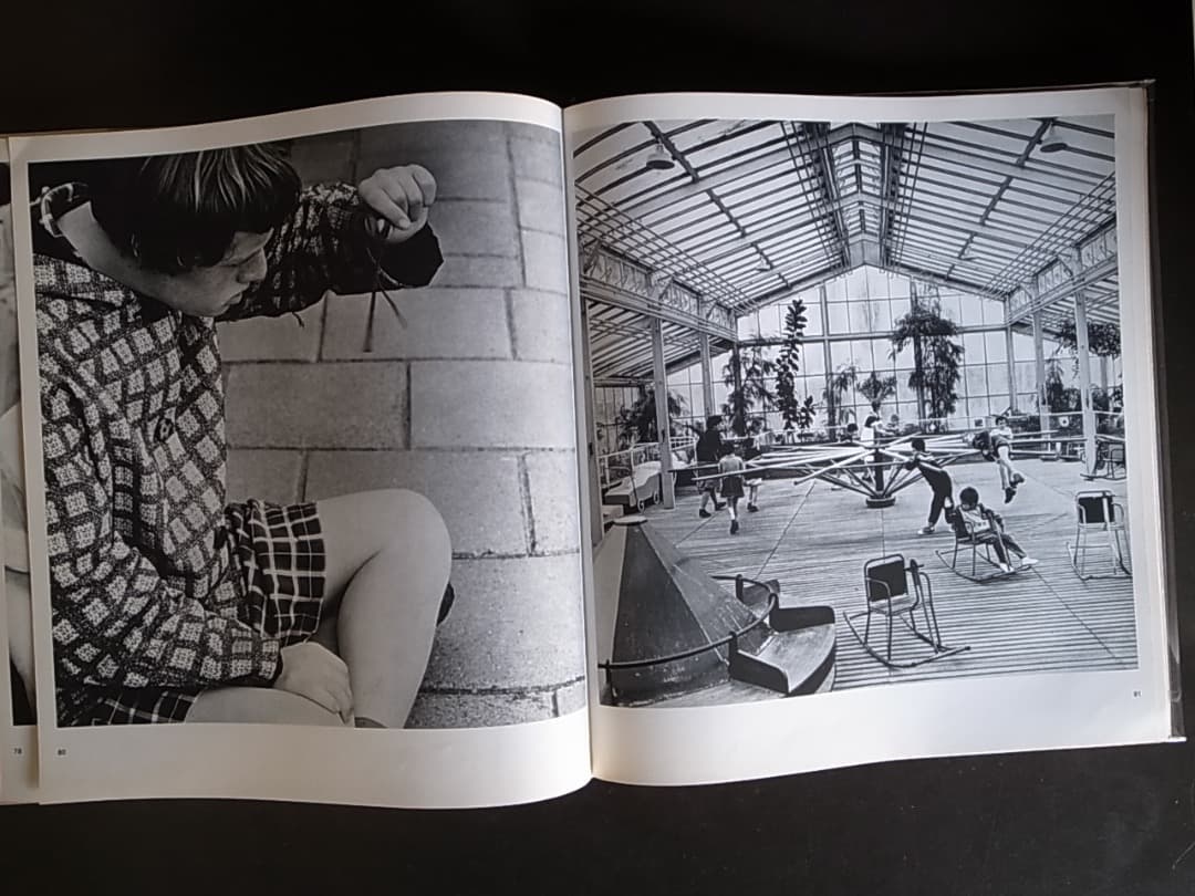 洋書 IN HET LAND DER LEVENDEN / Ad Windig