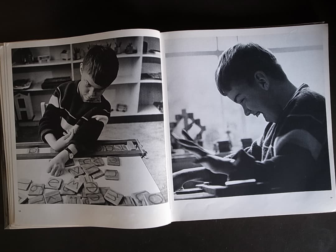 洋書 IN HET LAND DER LEVENDEN / Ad Windig