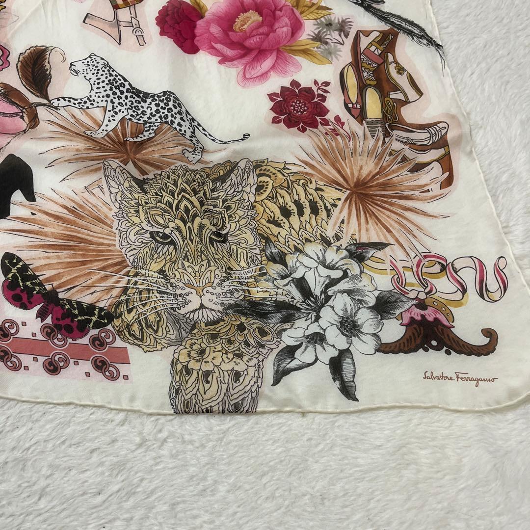 美品　サルバトーレフェラガモ　シフォン　ストール　虎　鳥　花柄