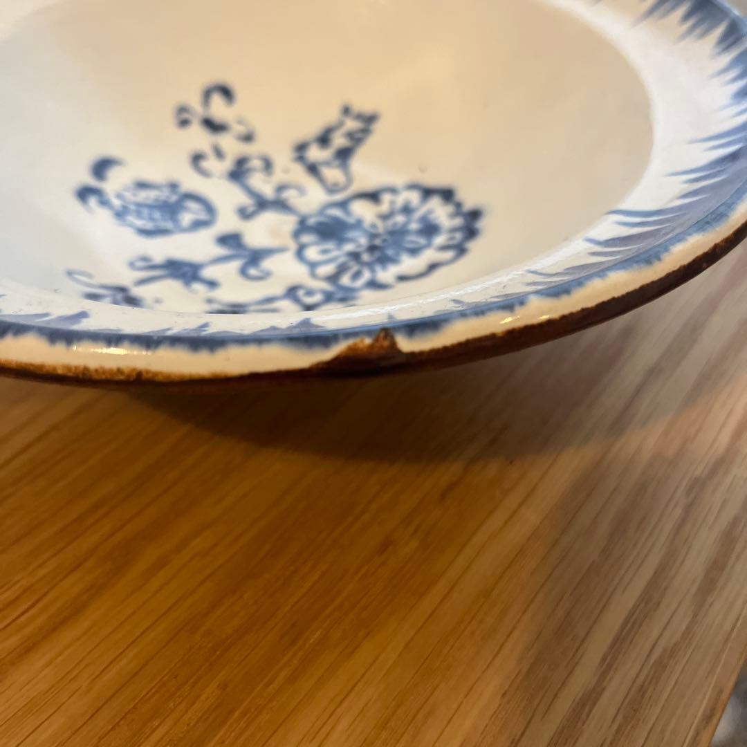 伊藤聡信　青い花柄の陶器ボウル