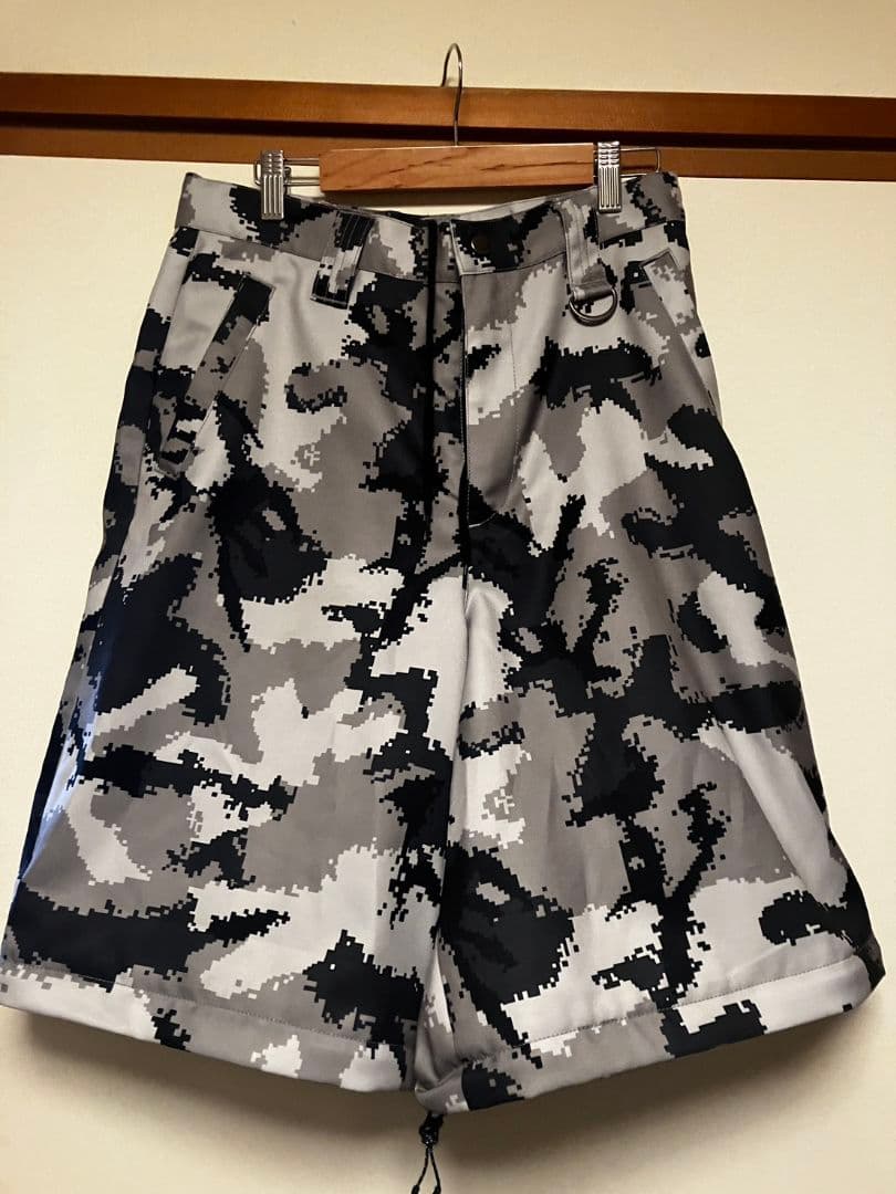 る*は様 a2o　デジカルカモバギージップパンツ