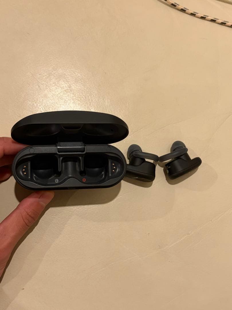 SONY WF-SP800N ブラック ワイヤレスイヤホン ケース+イヤホンのみ