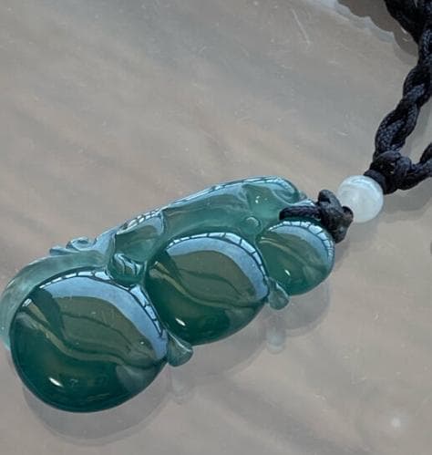 翡翠 カービング 彫刻