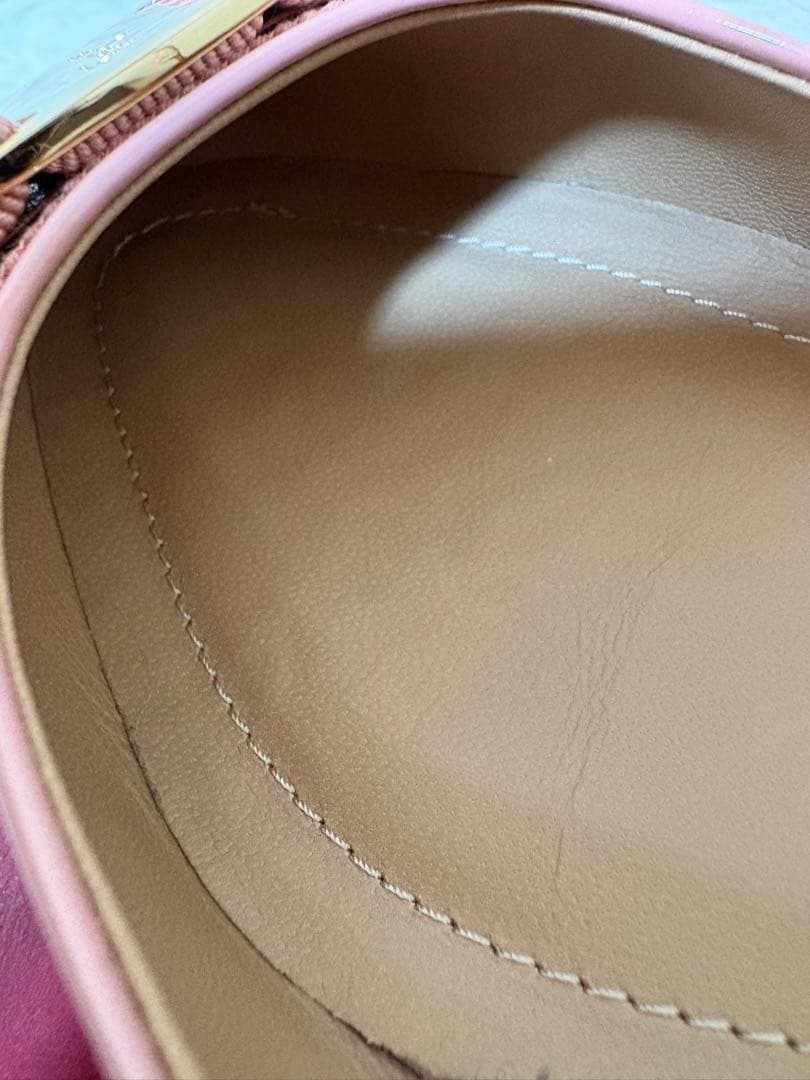 フェラガモ ヴァラリボン エナメル フラット パンプス YW 16286 箱付き