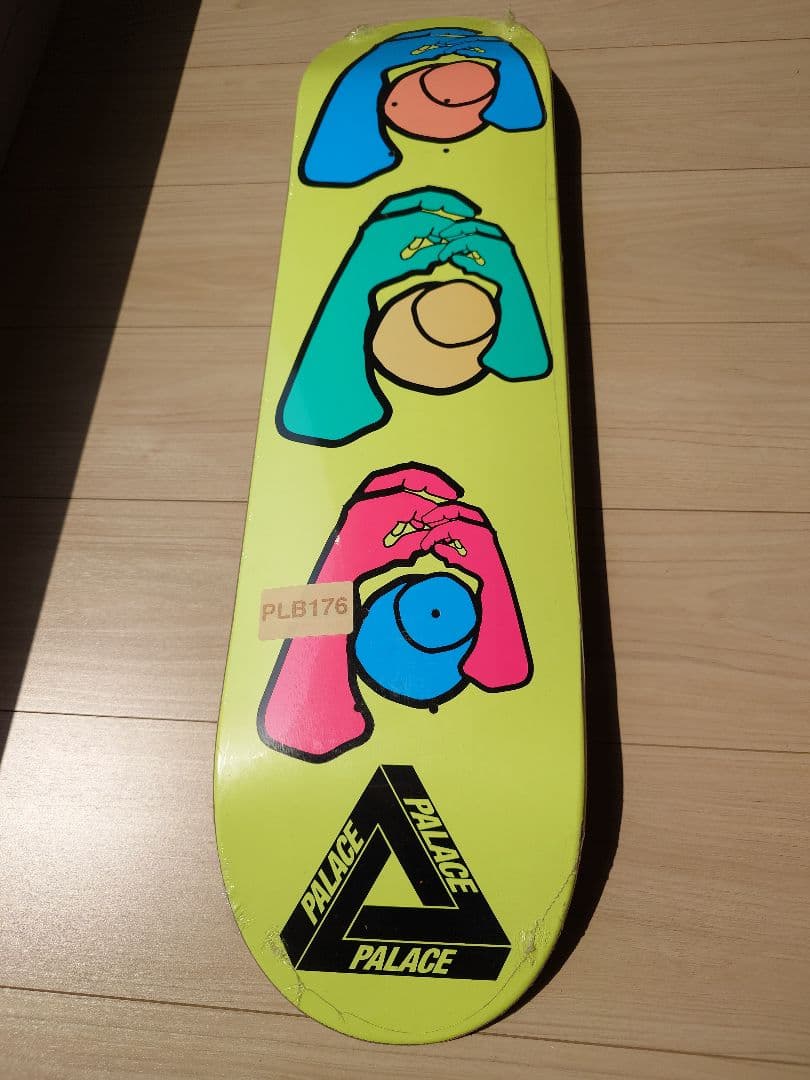 スケートボード PALACE Knight Hands Deck 8.125