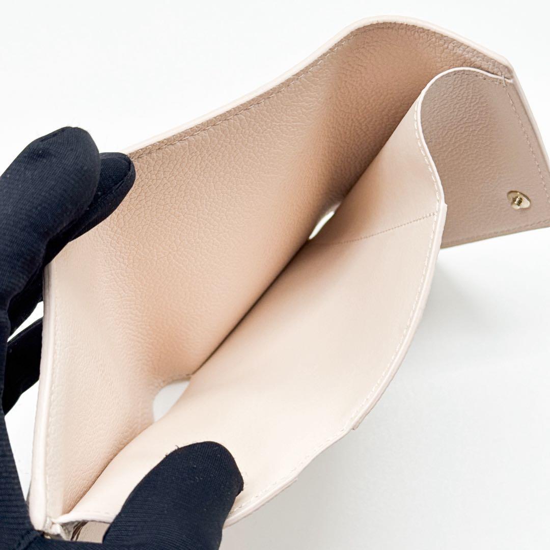 ルイヴィトン モノグラム アンプラント ヴィクトリーヌ 二つ折り財布 ホワイト