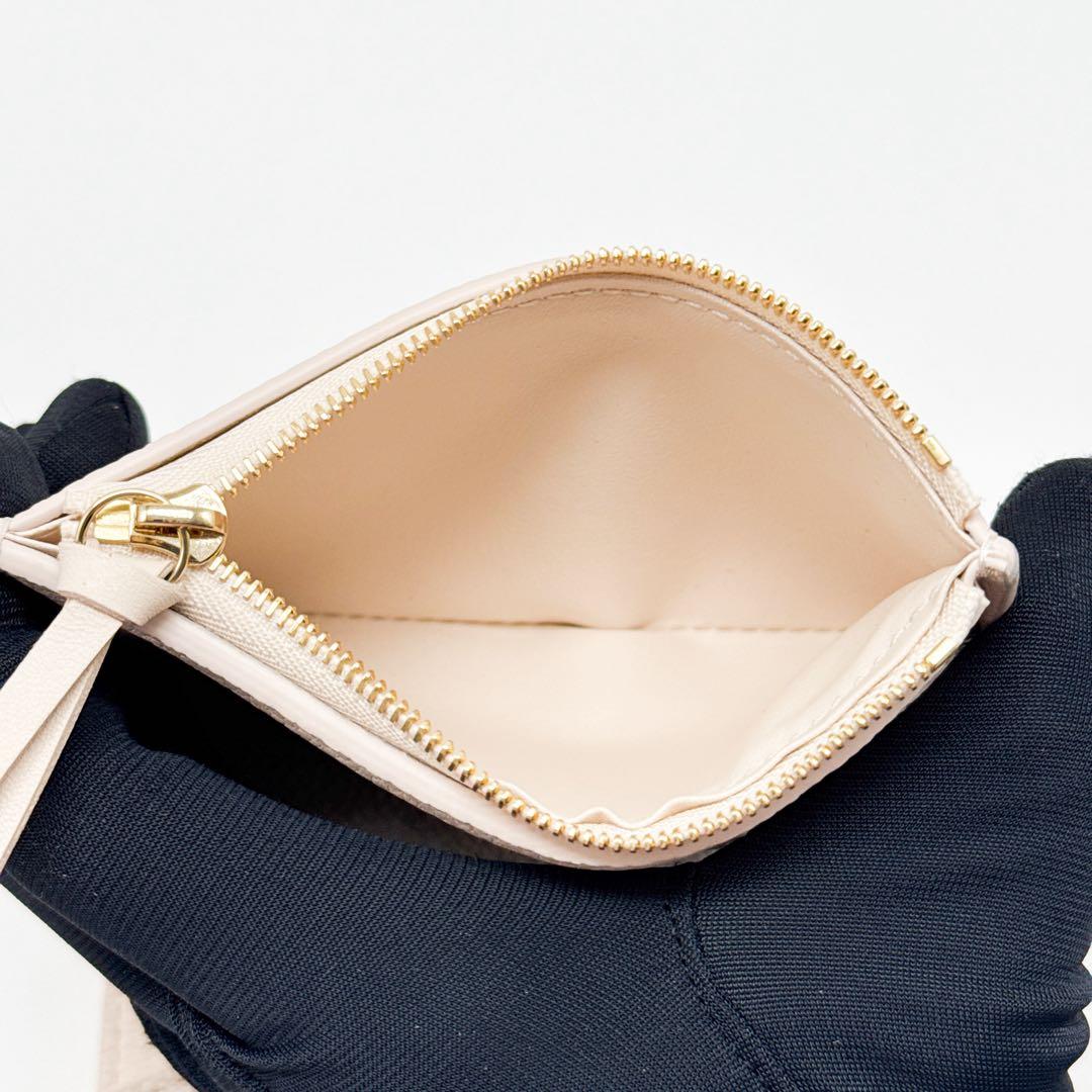 ルイヴィトン モノグラム アンプラント ヴィクトリーヌ 二つ折り財布 ホワイト