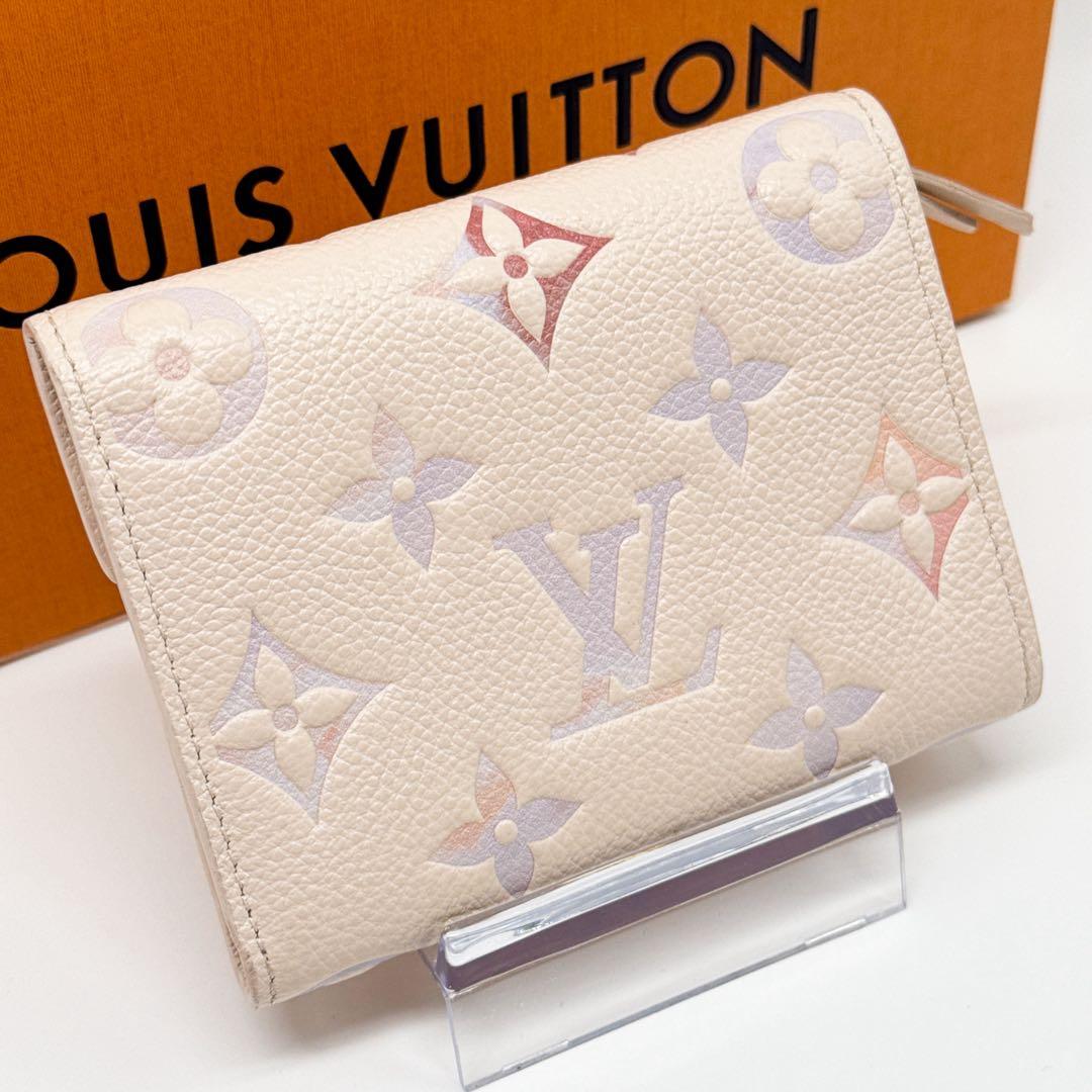 ルイヴィトン モノグラム アンプラント ヴィクトリーヌ 二つ折り財布 ホワイト