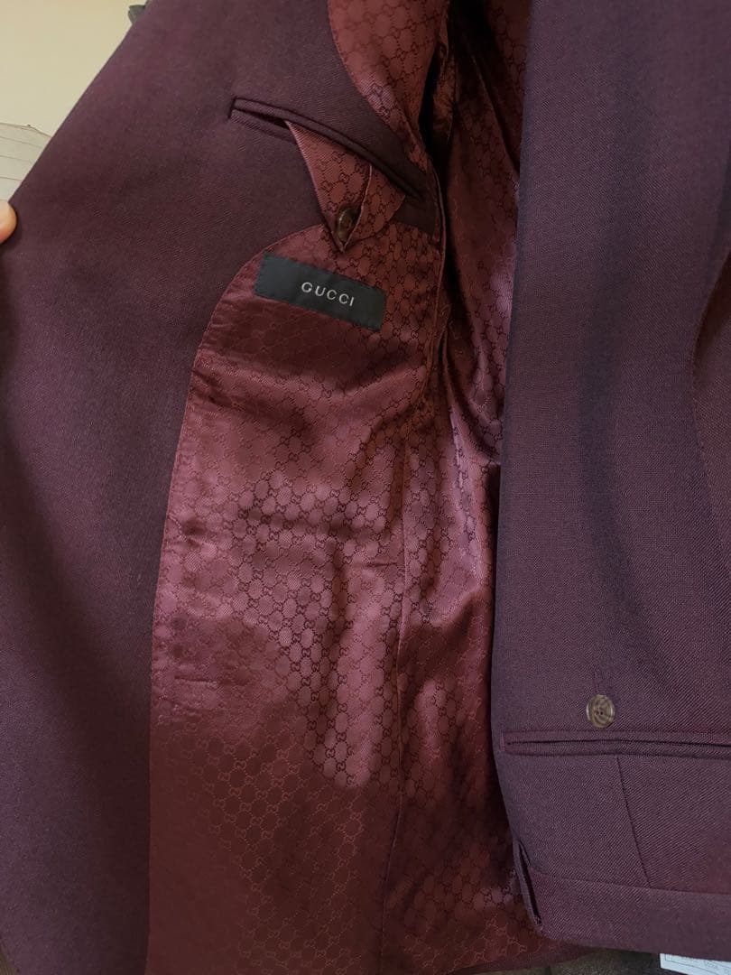 【GUCCI 】メンズ スーツ赤(上下) 美品