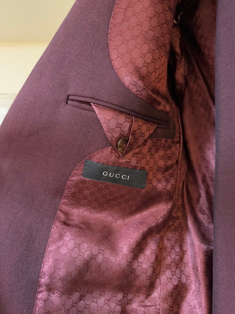 【GUCCI 】メンズ スーツ赤(上下) 美品