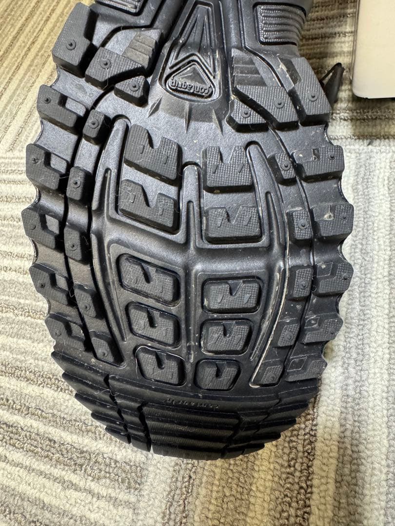 美品✨SALOMON ブラックスニーカー 24.5cm